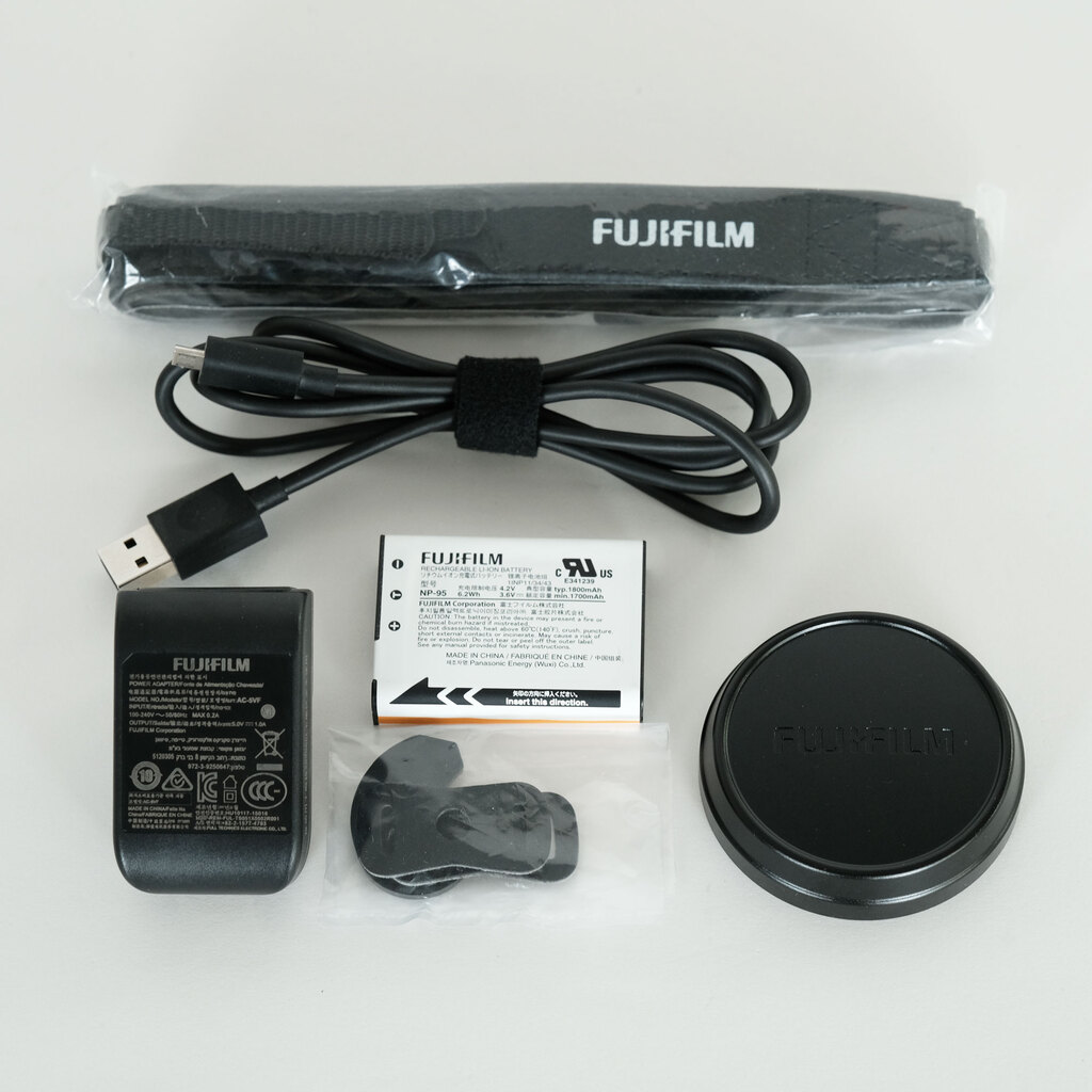 FUJIFILM X70 ブラックの出品 | ONE SCENE（ワンシーン）