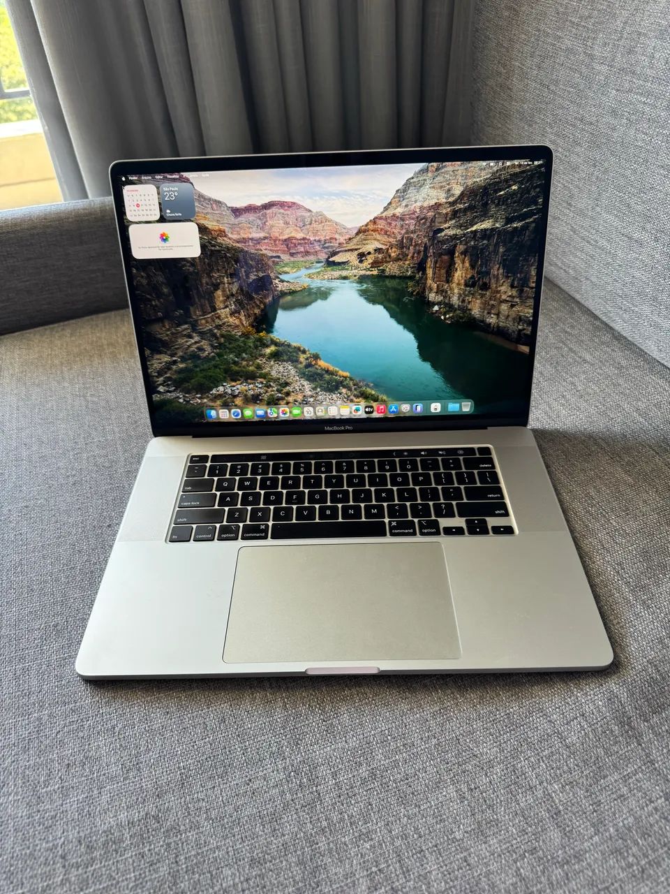 MacBook Pro 16? 2019 - Core i7 | 16GB RAM | 512GB SSD | Radeon Pro