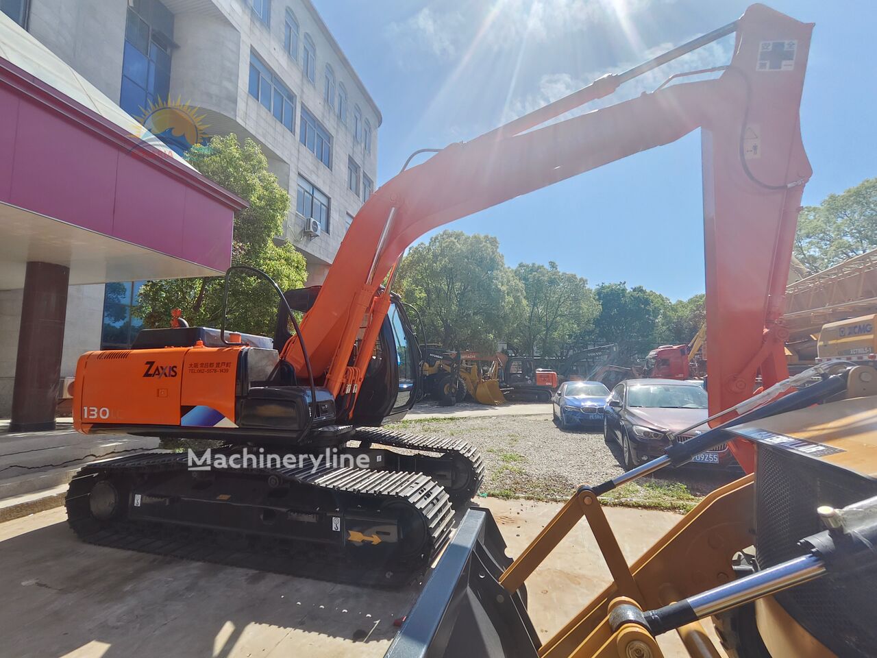 Hitachi ZX130 tracked excavator for sale from China Shanghai