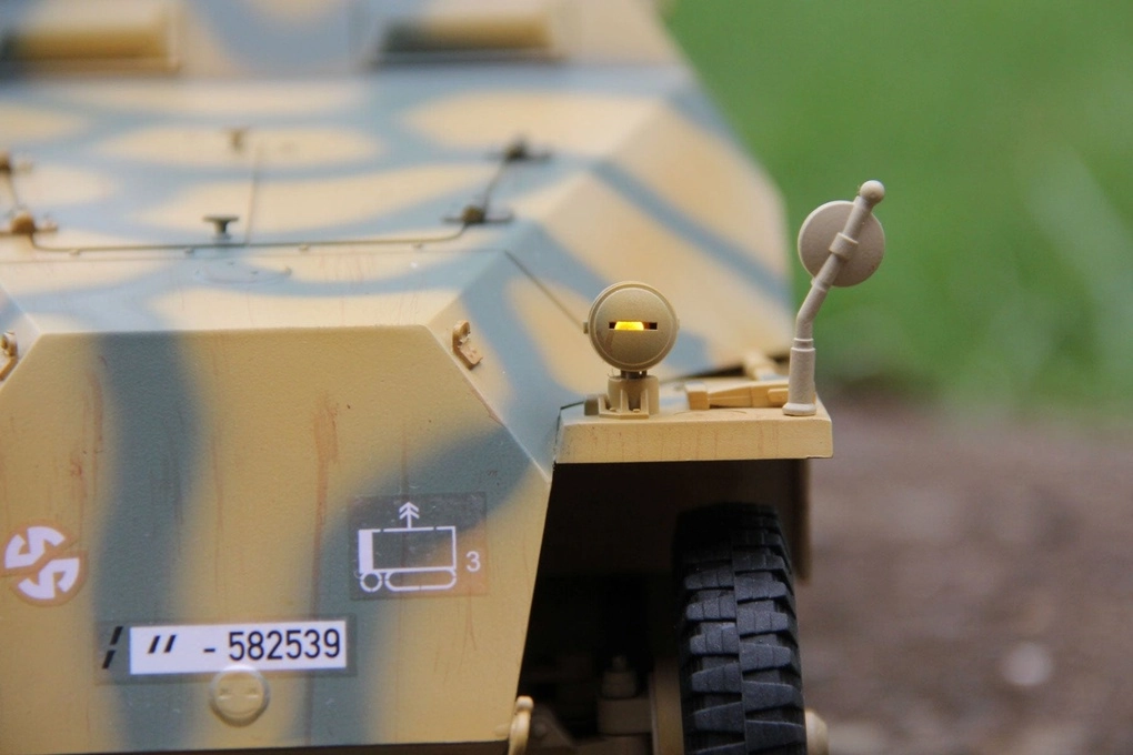 Torro German Sd.Kfz. 251/1 Ausf. D Camo 1/16 Scale Armored
