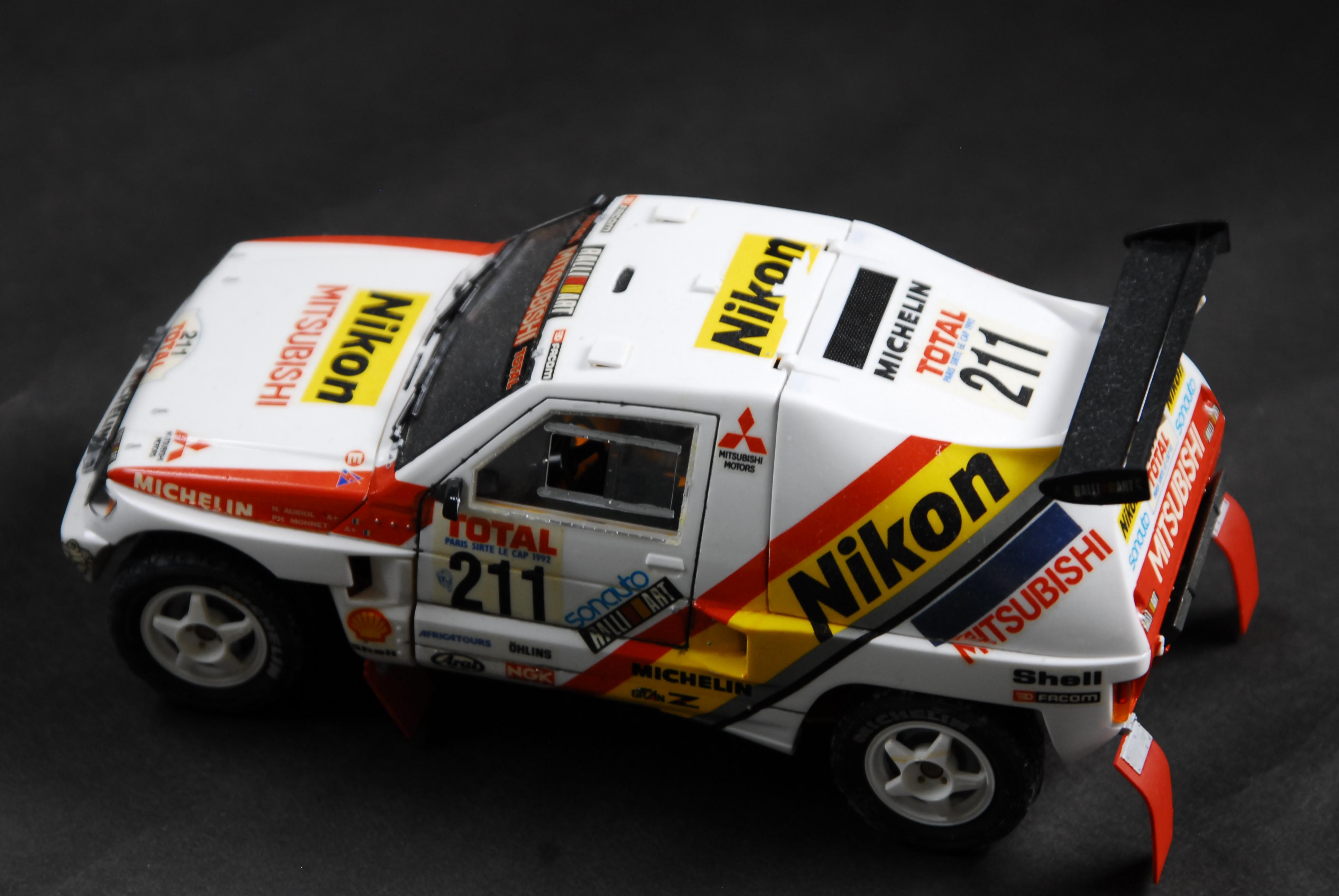 タミヤ 1/24 三菱パジェロ 92年パリ〜ルカップ優勝車 パリダカ｜車