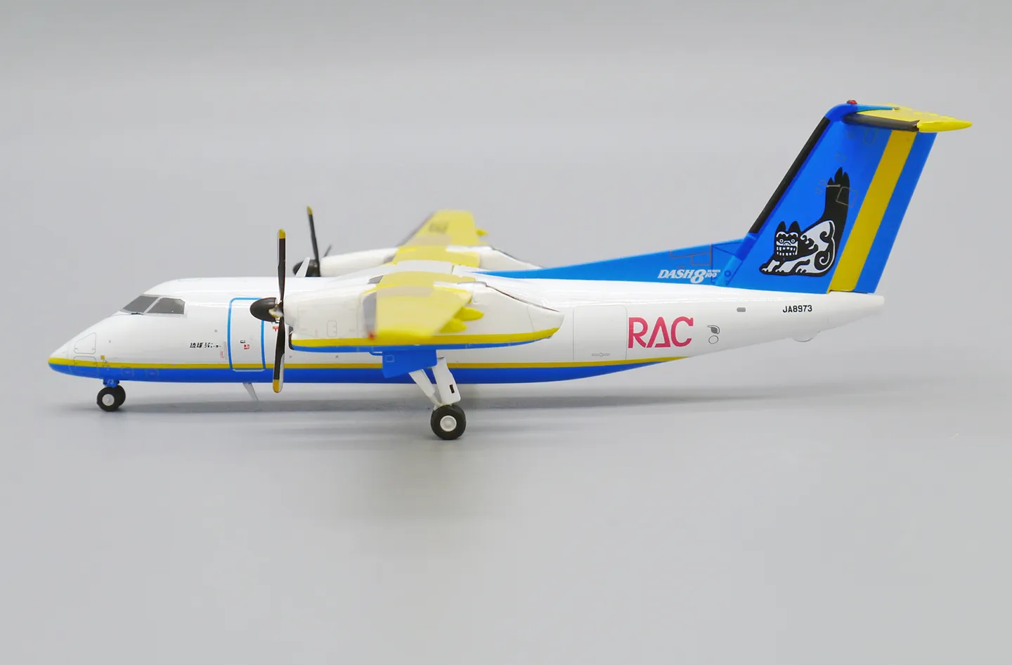 レア！RAC琉球エアーコミューター DHC8-300 1/200 レア！RAC琉球エアー