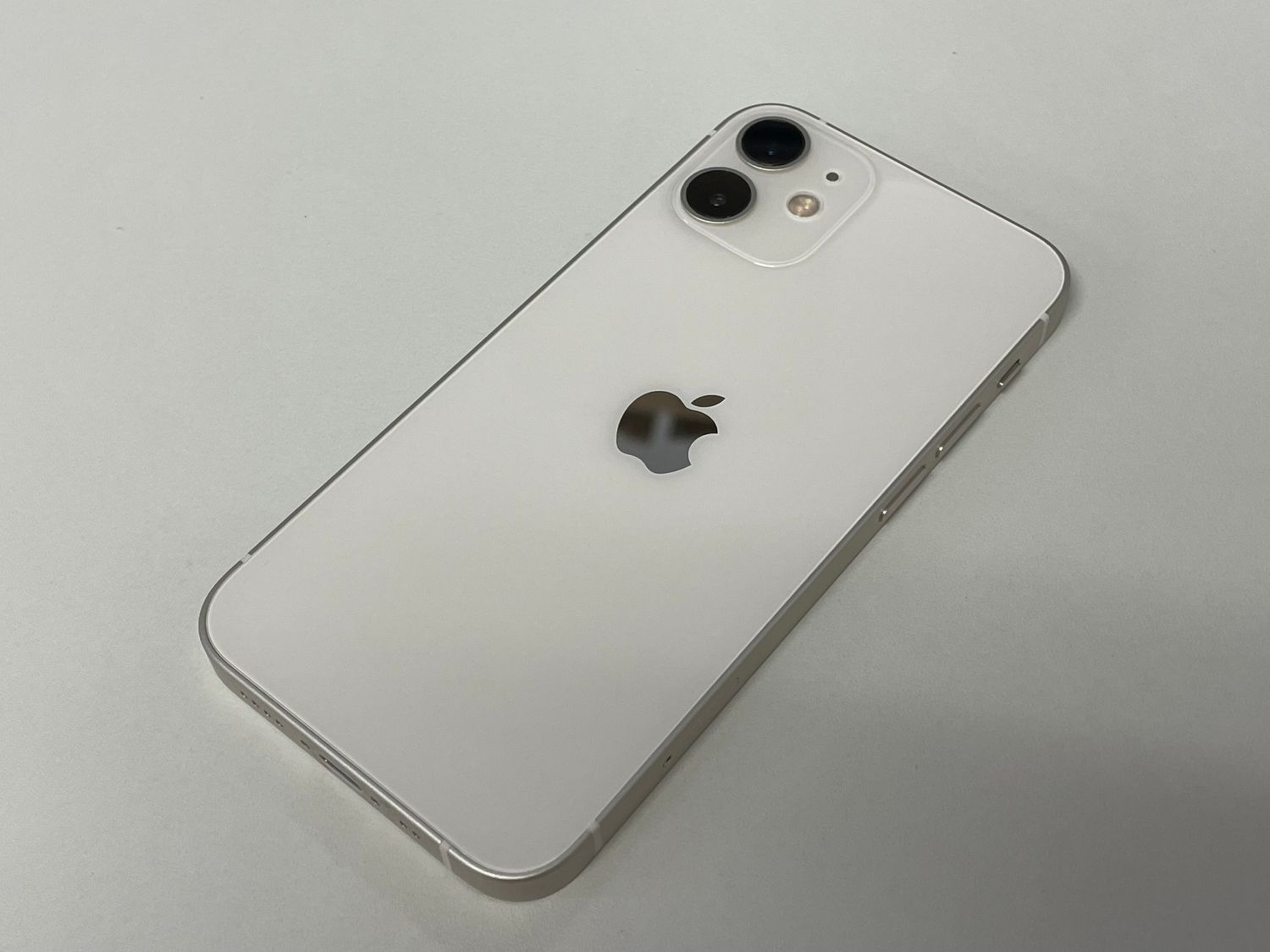 ムスビー｜☆利用制限○☆docomo iPhone 12 mini 128GB ホワイト SIM