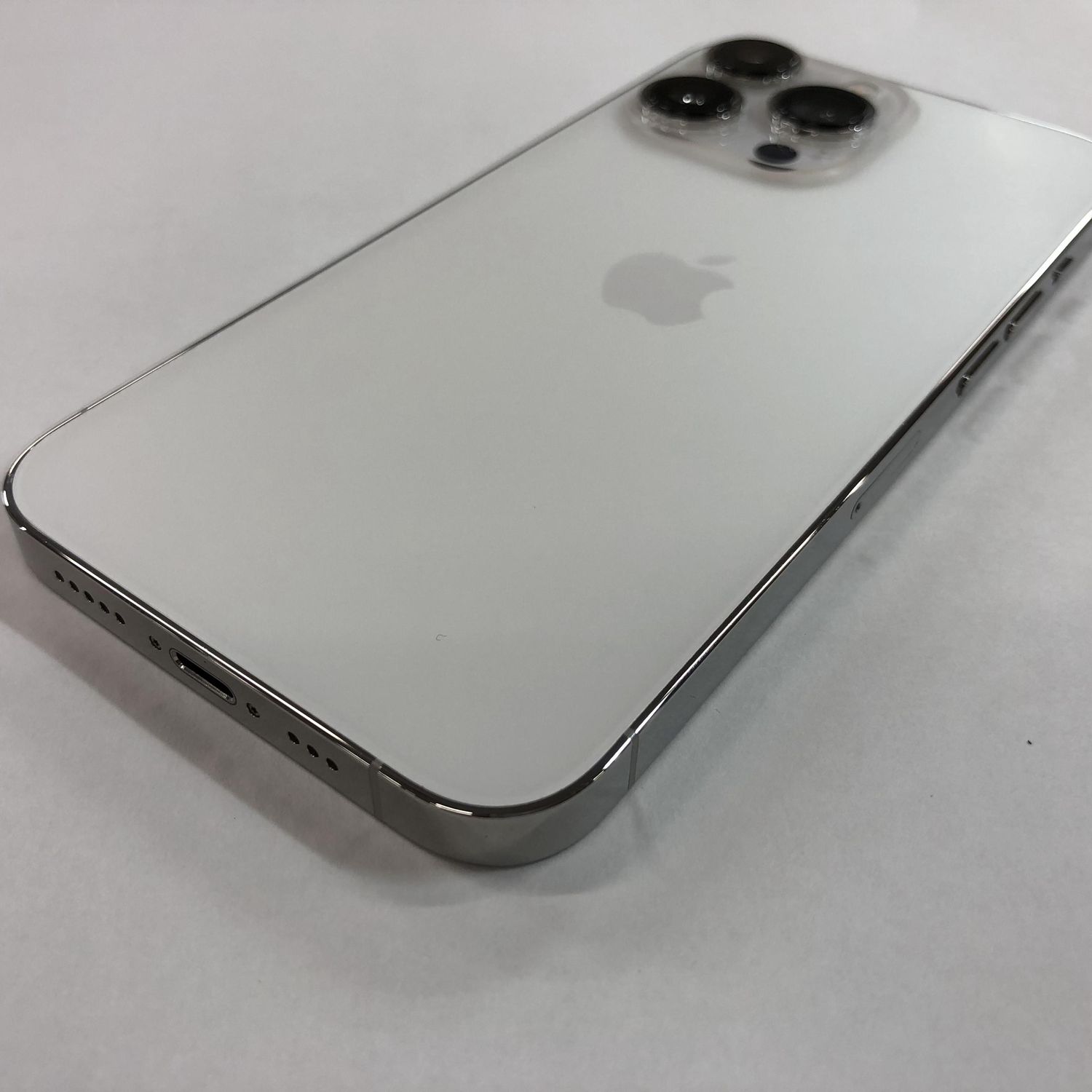 ムスビー｜Apple iPhone 13 Pro 256GB シルバー SIMフリー MLUP3J/A