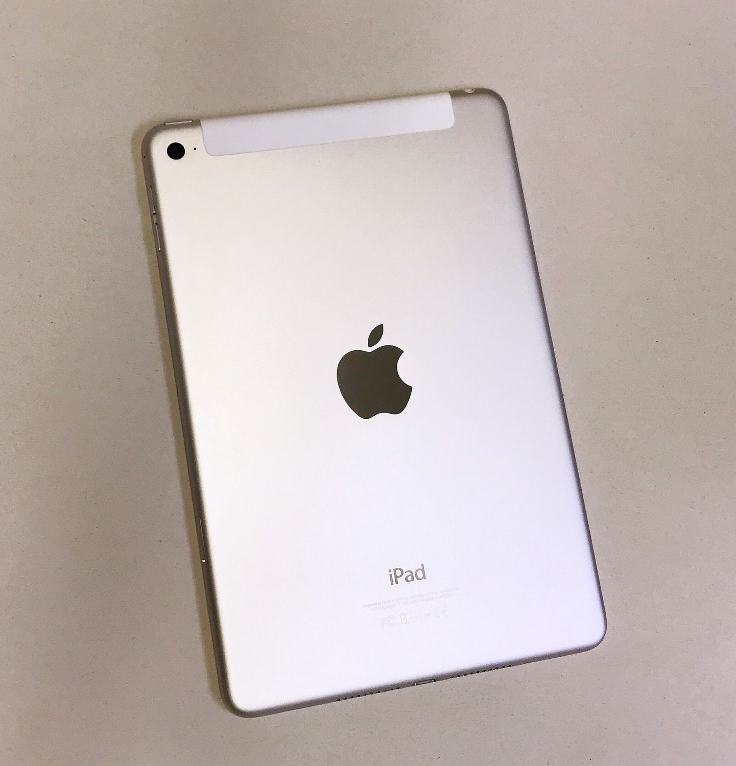 ムスビー｜【JCKA】☆極美品SIMフリーiPadmini4 128GBWifi+Cellular