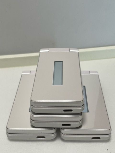 ムスビー｜新品同様 使用少 SIMフリー SHARP AQUOS ケータイ 4 A205SH