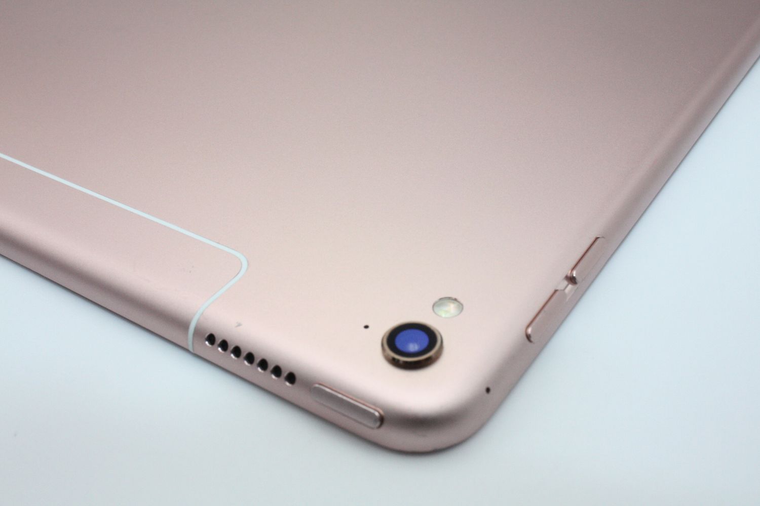 ムスビー｜【訳アリ大特価】iPadPro 第1世代 9.7インチ 32GB Wi