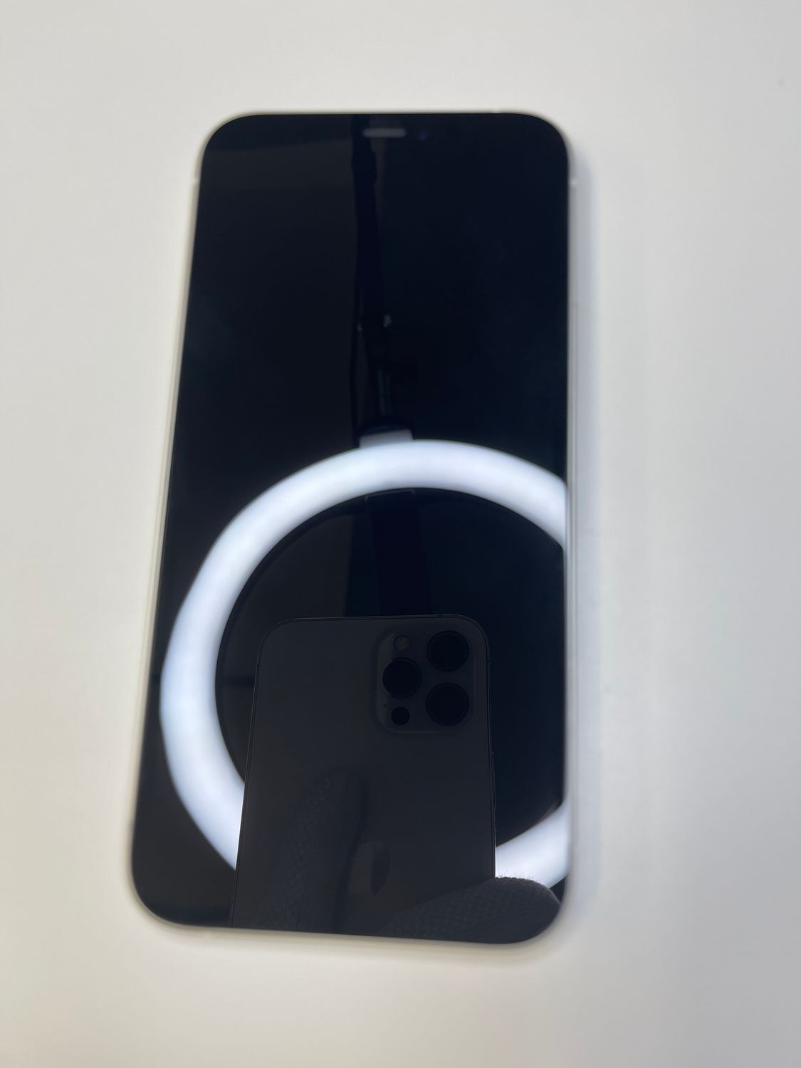 ムスビー｜美品 iPhone 12 64GB ホワイト バッテリー100% MGHP3J/A