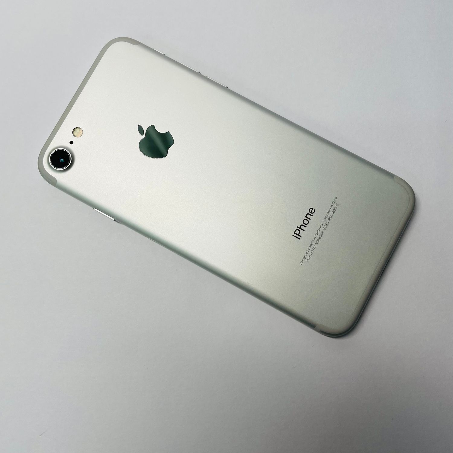 ムスビー｜iPhone 7 32GB SIMフリー バッテリー100% 96624【iPhone7