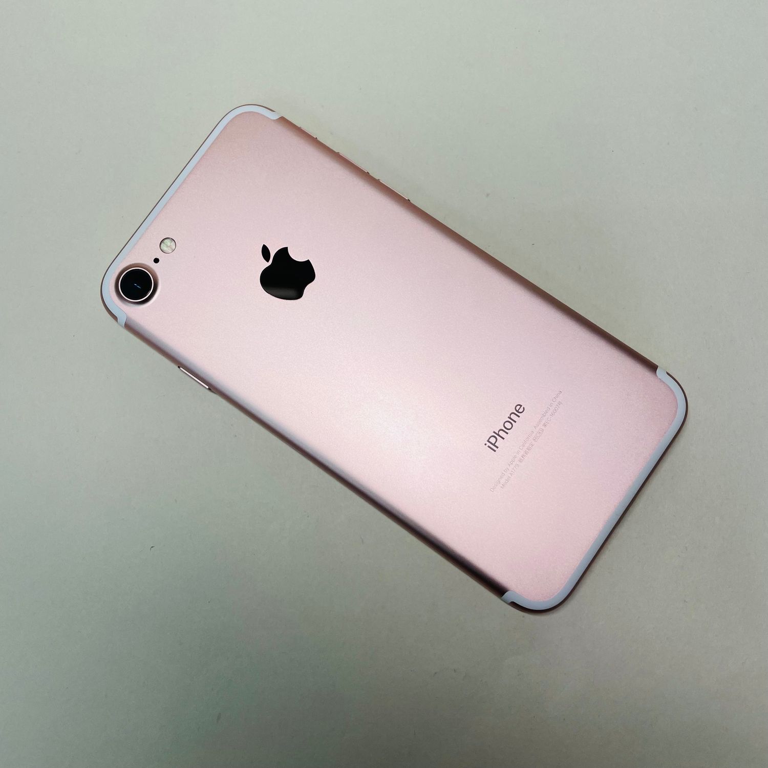 ムスビー｜美品 Iphone 7 32GB GB SIMフリー バッテリー93% 5443