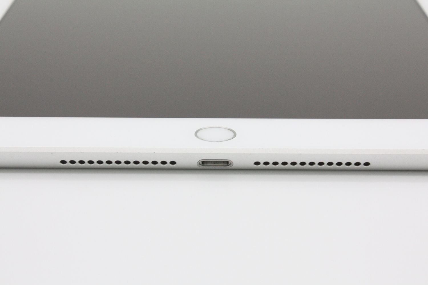 ムスビー｜iPad第6世代 32GB Wi-Fi+Cellularモデル Silver SIMフリー B