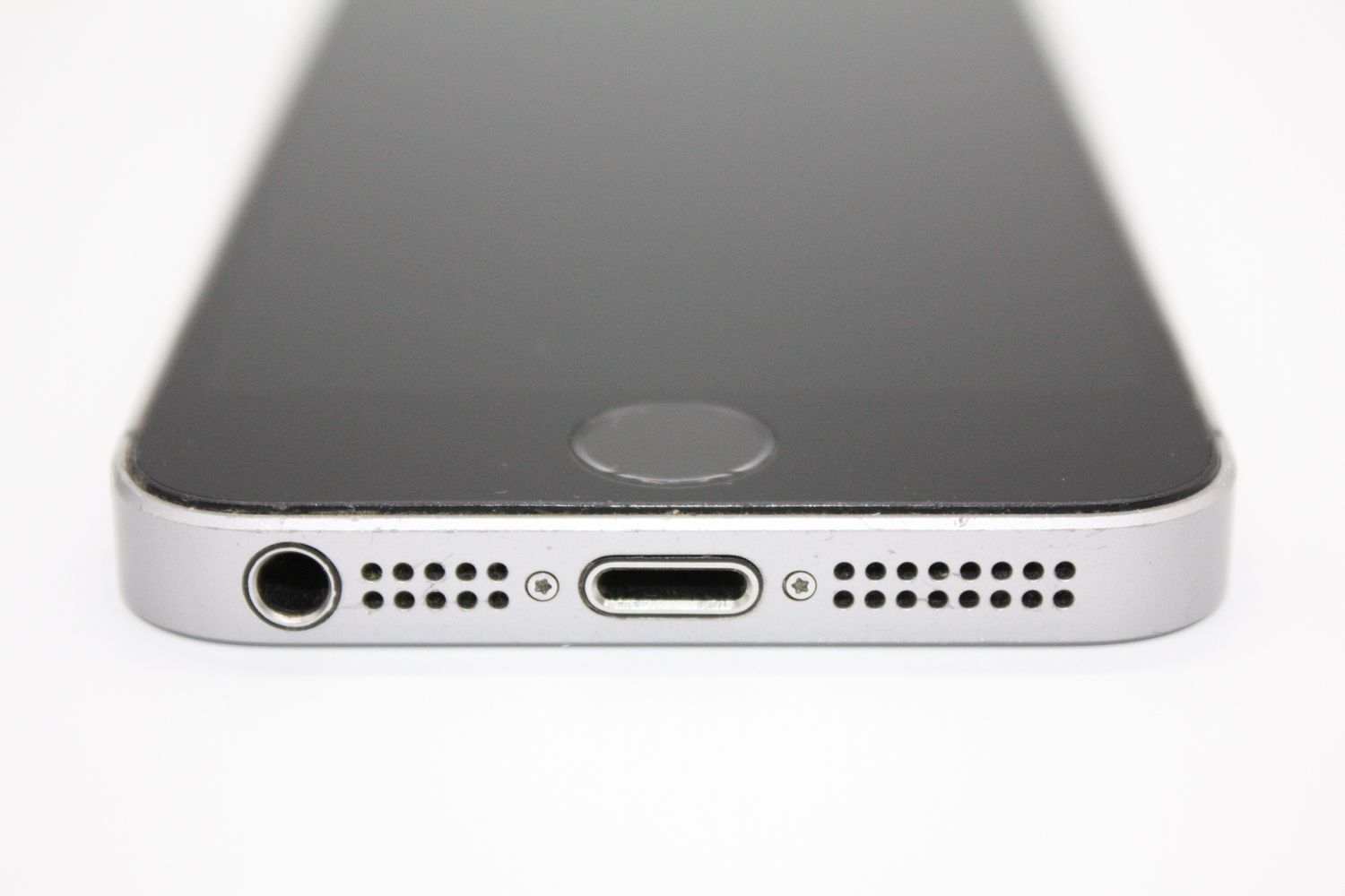 ムスビー｜バッテリー状態良好(95%) iPhone SE 第1世代 32GB SIMフリー