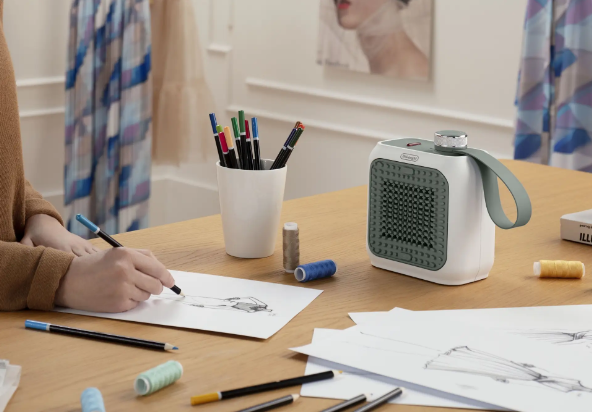 デロンギ カプスーラ デスク セラミックファンヒーター HFX12D03を