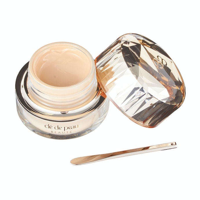 クレ・ド・ポー ボーテ ル・フォンドゥタンn オークル20をレビュー