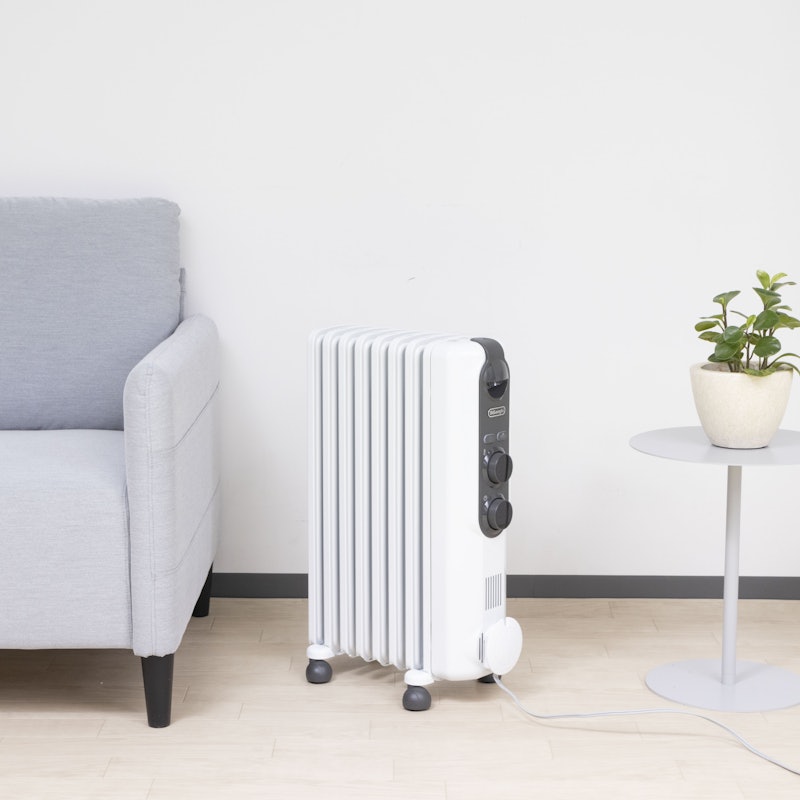 デロンギ ヴェルティカルド オイルヒーター RHJ21F0812をレビュー