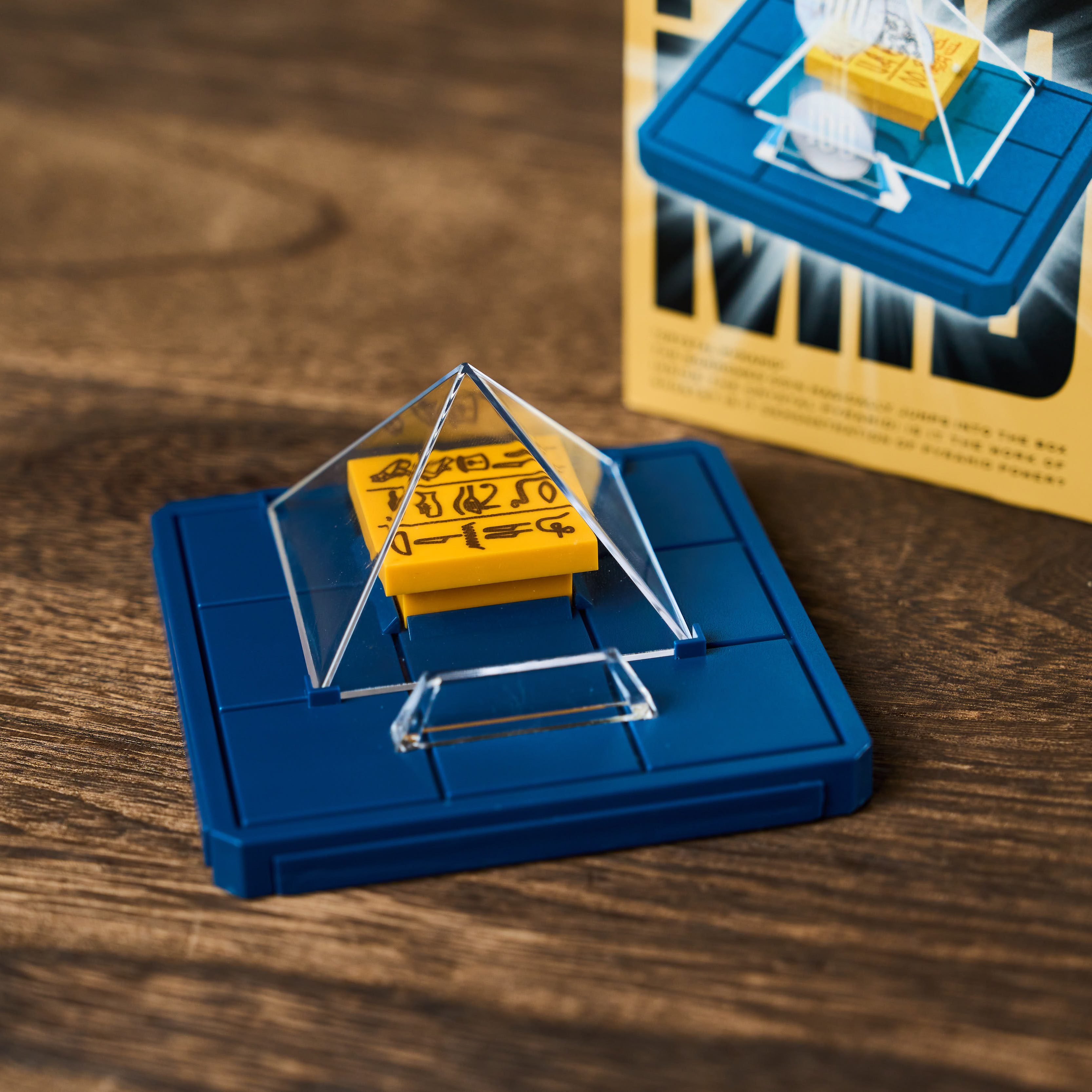 ピラミッドミステリー/Crystal Pyramid by Tenyo Magic – IARVEL MAGIC