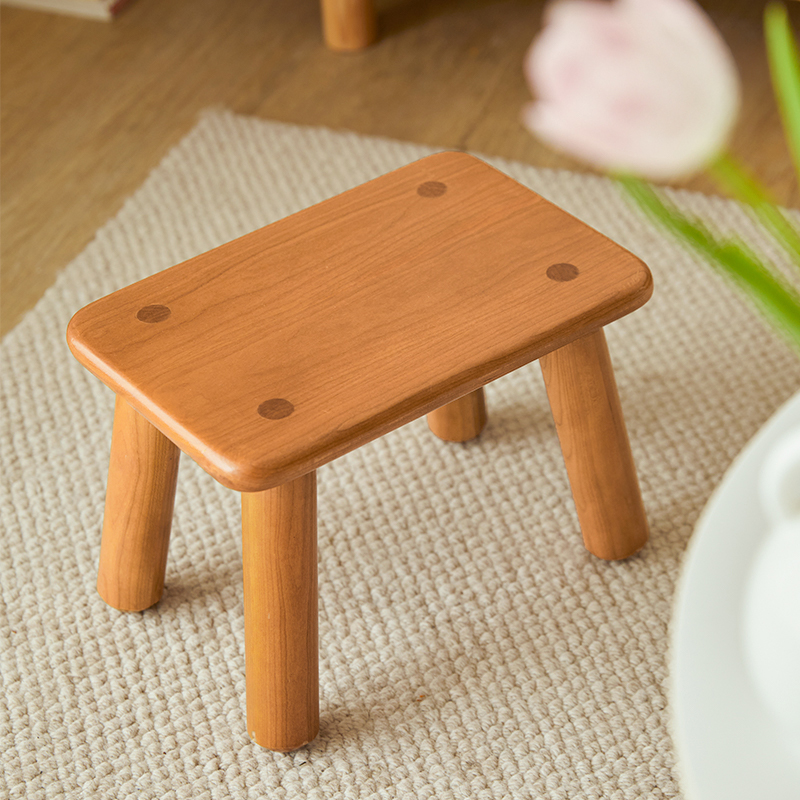 チェリー材 ミニスツール | 高級感ある素材にシンプルなデザインを