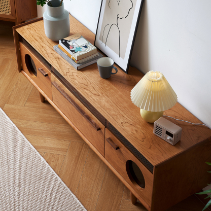 チェリー材 レトロテレビボード | ヴィンテージ感と機能性を兼ね備えた