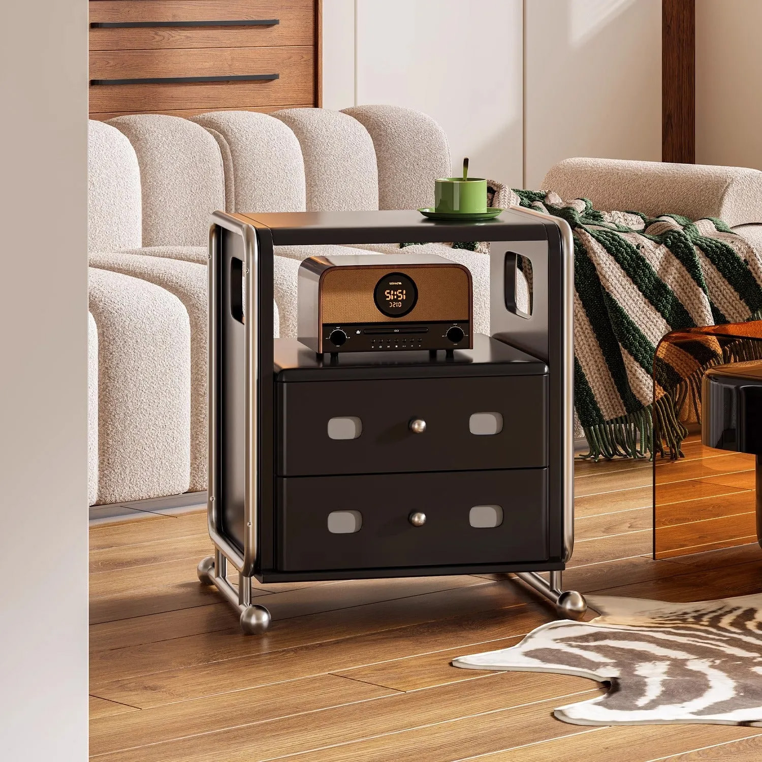 ヴィンテージ風ベッドサイドテーブル | 小ぶりでも存在感、懐かしさ