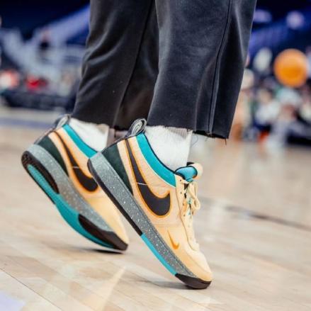 海外3月発売予定】 ナイキ ブック 1 