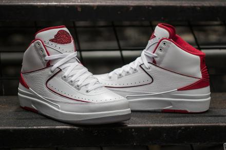 国内6月7日発売予定】 ナイキ エアジョーダン 2 レトロ ホワイト/バー