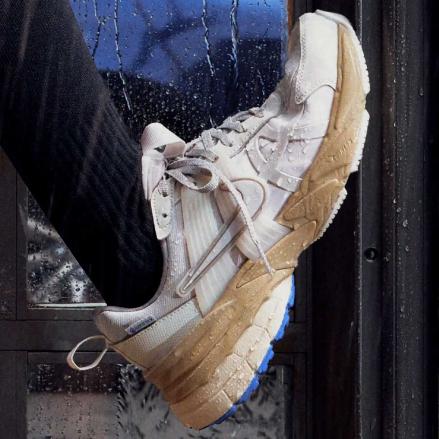 国内10月8日発売開始】 ナイキ ウィメンズ V2K ラン ゴアテックス