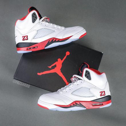 国内9月13日発売予定】 ナイキ エアジョーダン 5 ファイヤー レッド