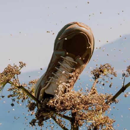 国内10月19日発売予定】 ノンネイティブ × アシックス スポーツ