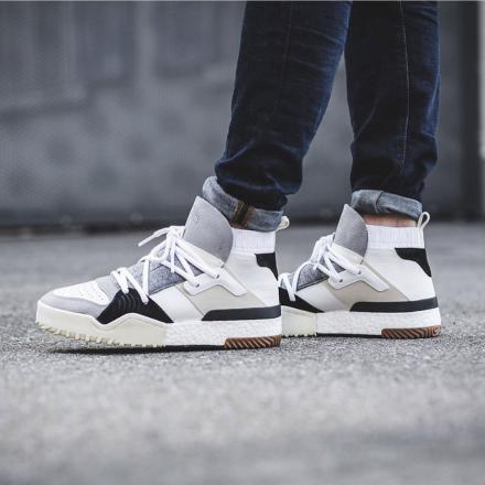 国内4月1日発売予定】 アレキサンダー ワン × アディダス オリジナルス