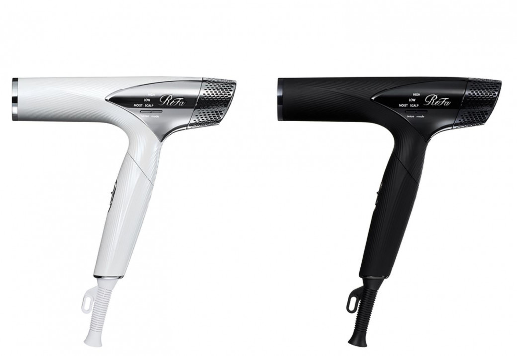 折りたたみできる新型「リファ ドライヤー スマート」がコンパクトに