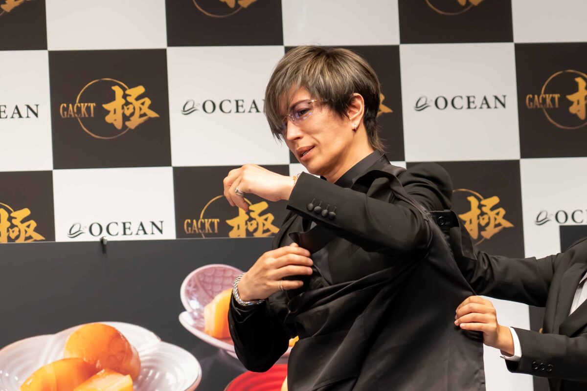 GACKT、51歳バースデーをサプライズで祝われ疑心暗鬼に… 「これ本当に