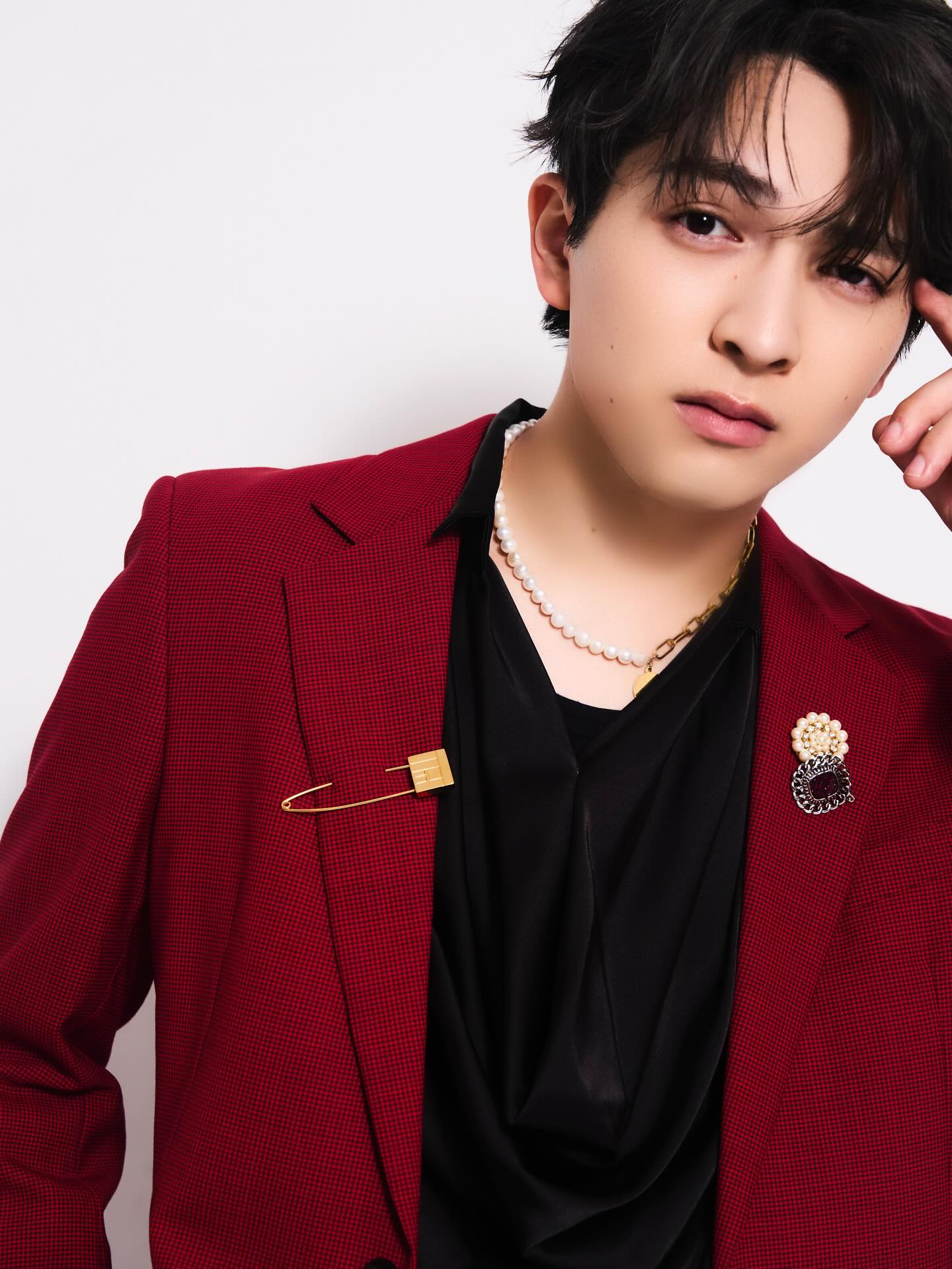 M!LKのリーダー・吉田仁人が26歳の誕生日を迎える！カラフル衣装×多彩