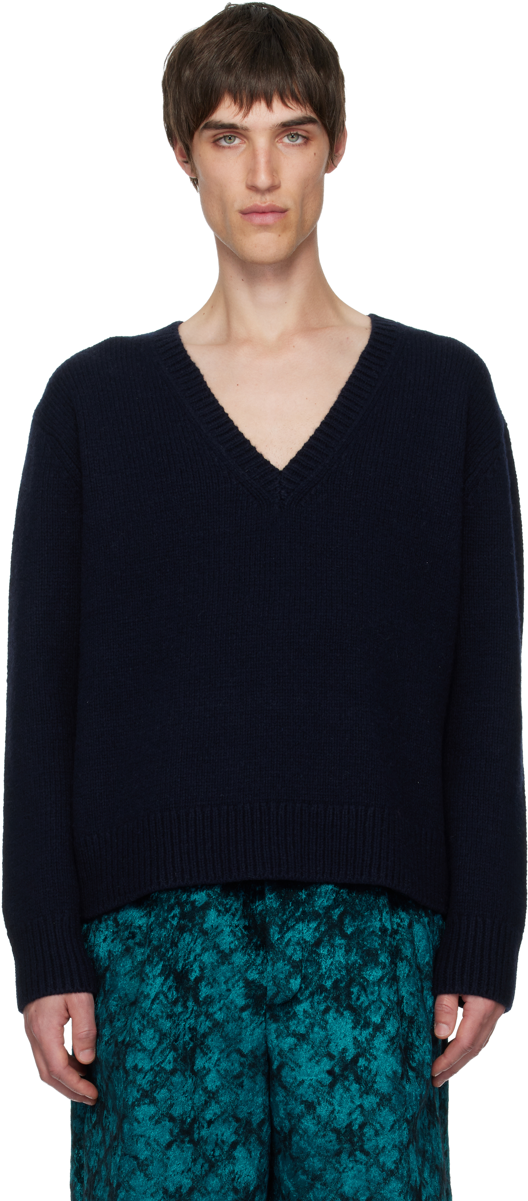 Dries Van Notenのネイビー Vネックセーターがセール中