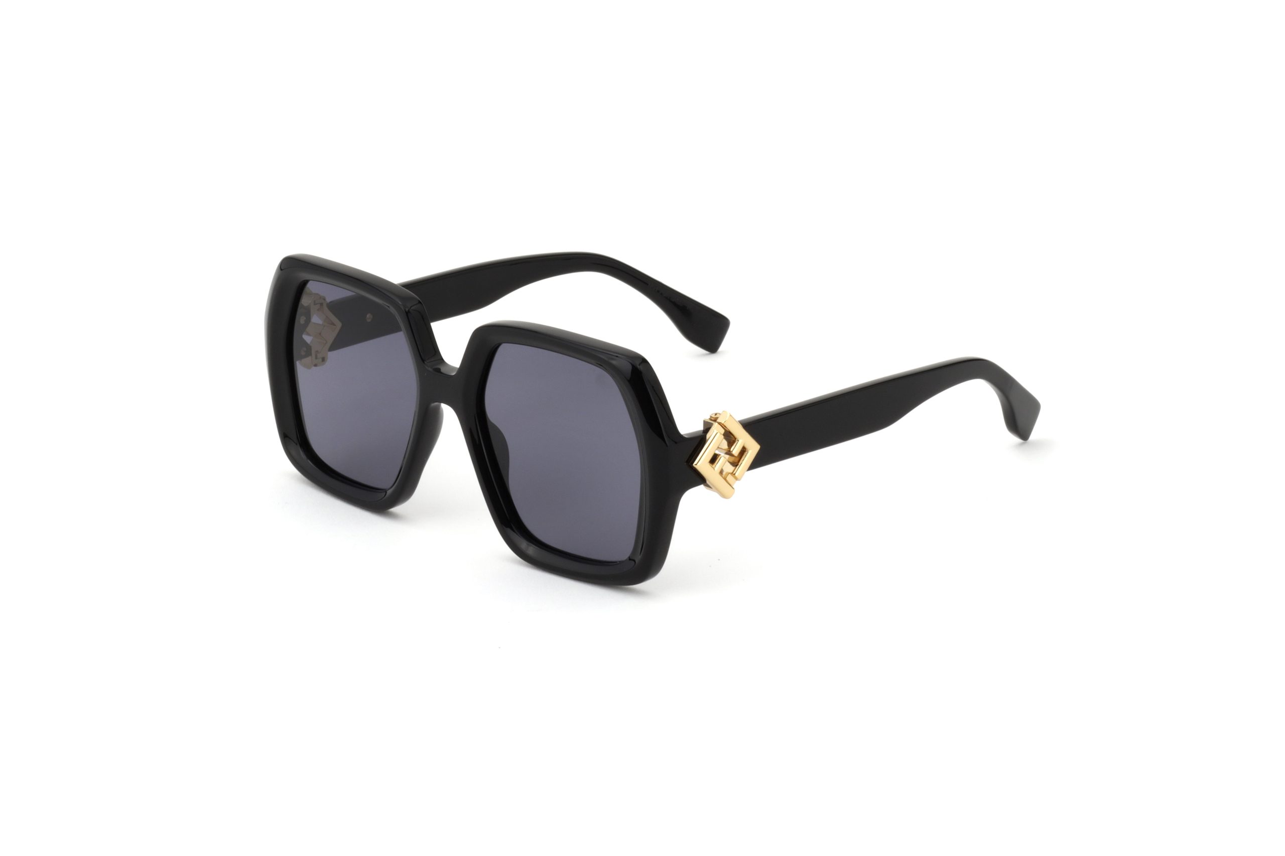 ルイ・ヴィトンetc.最新ブランドサングラス6選】可愛いロゴ使いが、40