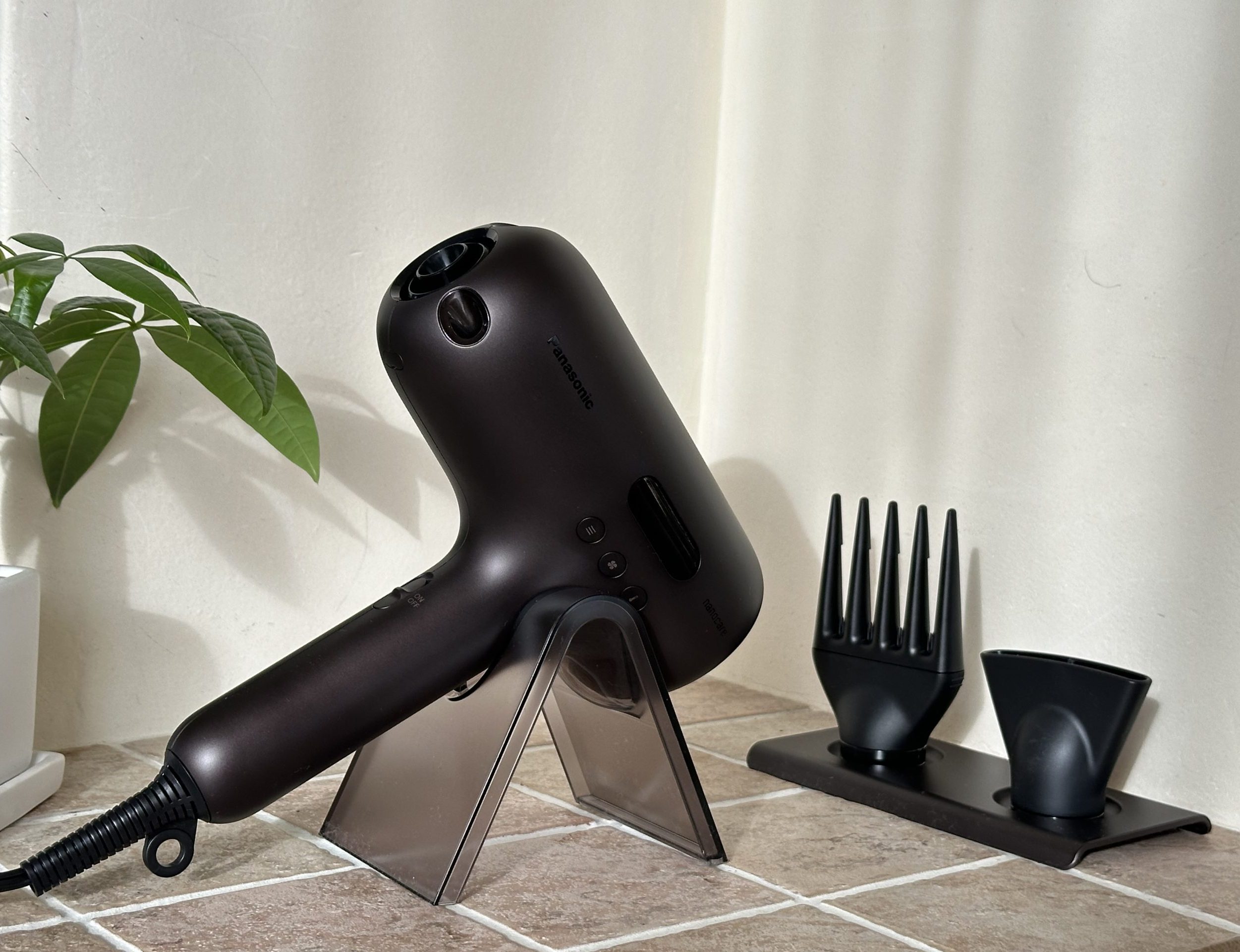 時短でしっかりケアしたい！【パナソニックの最新ドライヤー】の実力に