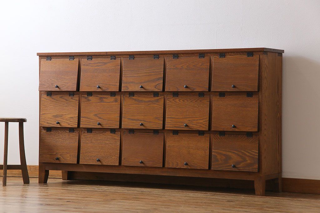 公式】アンティーク家具ラフジュ工房商品詳細ページパタパタ扉の収納棚