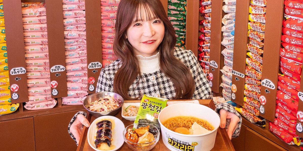 新大久保「レトロトンマッコル」で約30種類の韓国インスタントラーメン
