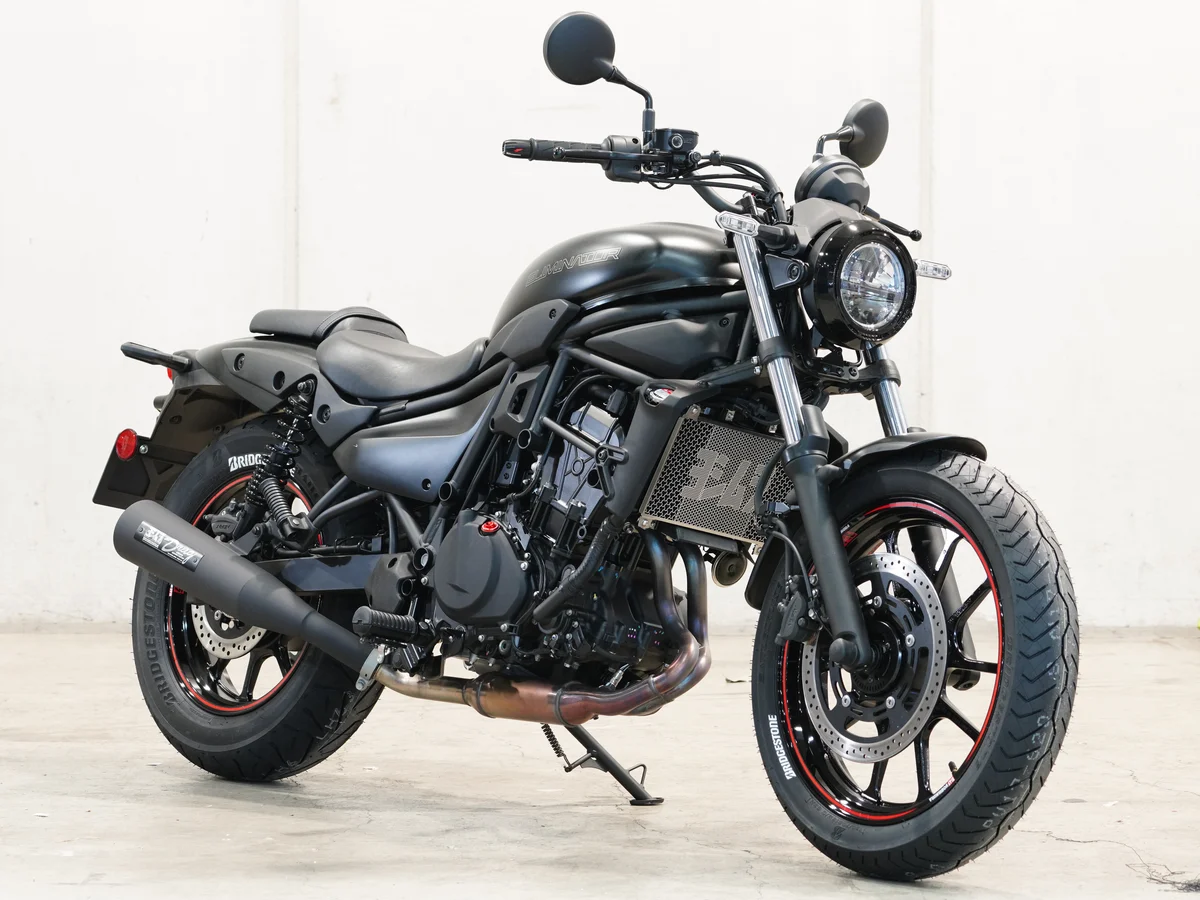 東京MCショー速報】エリミネーター用ヨシムラ新作「スリップオン