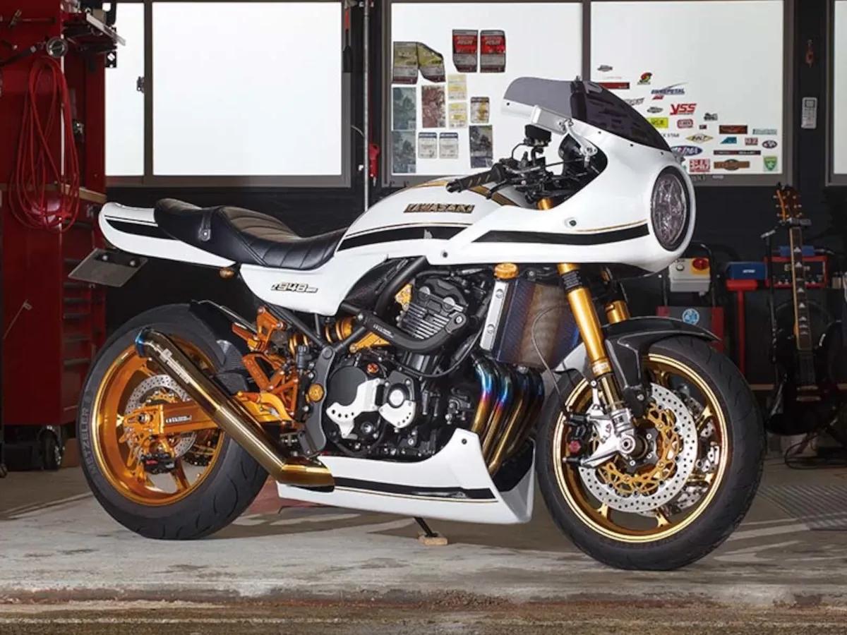 0024ワークス（カワサキ Z900RS）】ゴールドの比率をさらに高めて機能