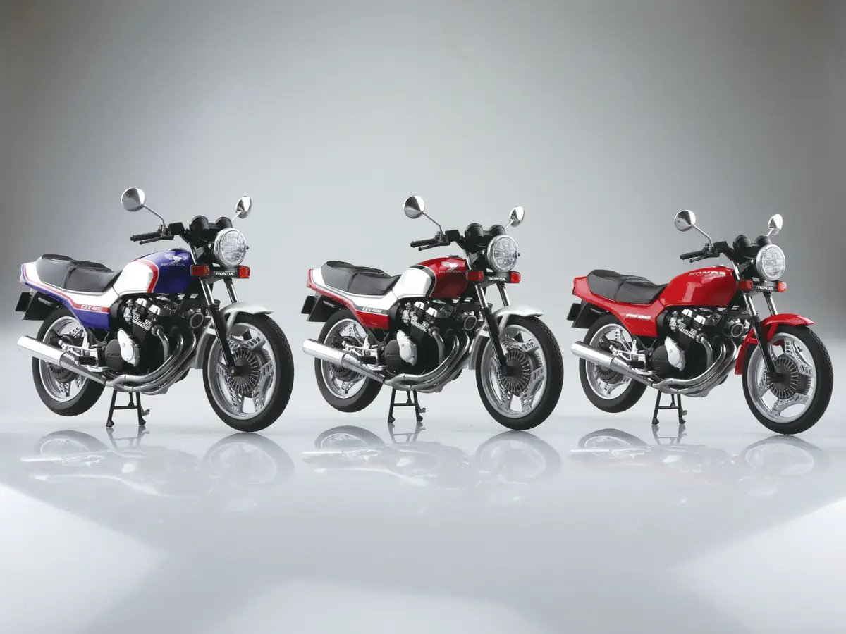 リアルな重量感の1/12サイズ「CBX400F」アオシマから2025年2月発売