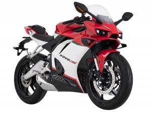 ZX-4Rのライバル！？ 75PSの4気筒400cc、KOVE 400RRが6月に発売