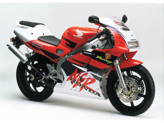NSR250R（MC28）に適合する｜フルカウル・外装セットの商品一覧