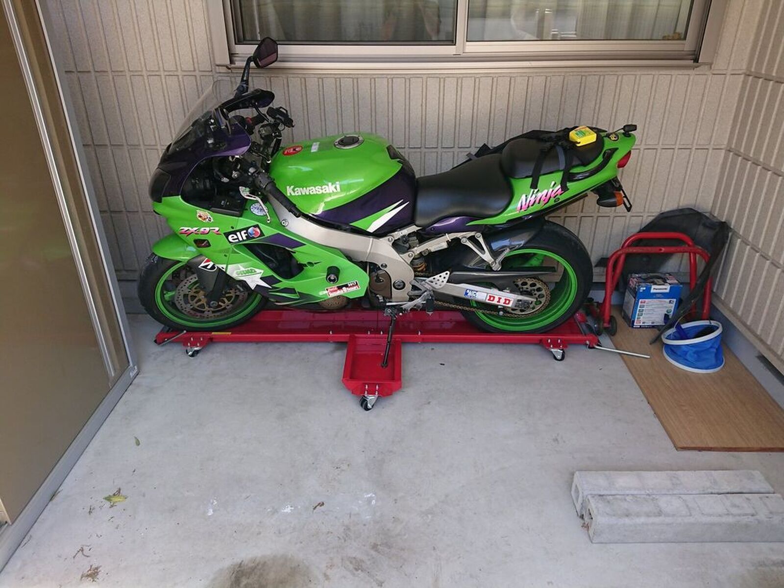 KAWASAKI ZX-9R「バイクドーリー導入」 | ウェビックコミュニティ