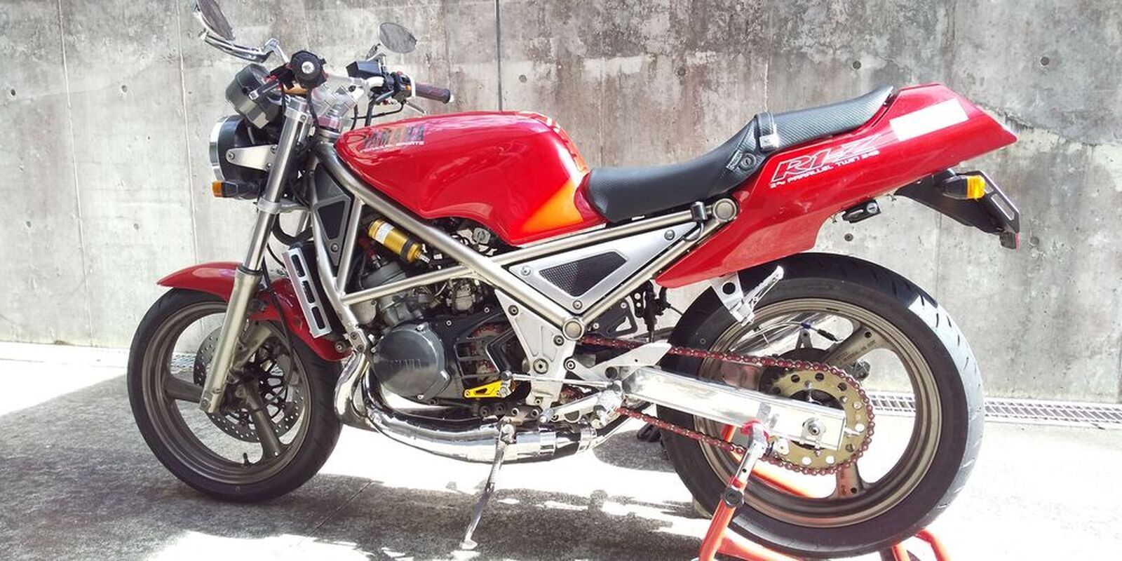 送料込み r1-z 純正チャンバー 初期型 送料込み r1-z 純正チャンバー