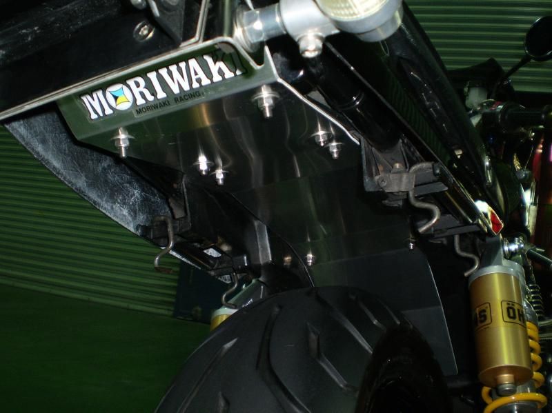 KAWASAKI ZEPHYR400χ「☆ﾘｱ・ｲﾝﾅｰﾌｪﾝﾀﾞｰｱﾙﾐで作製＆取付け