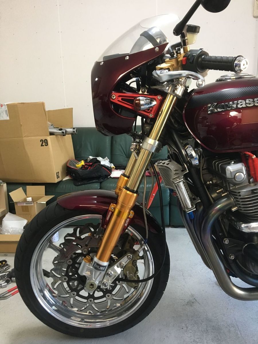 KAWASAKI ゼファー1100「オーリンズ正立フロントフォークを装着