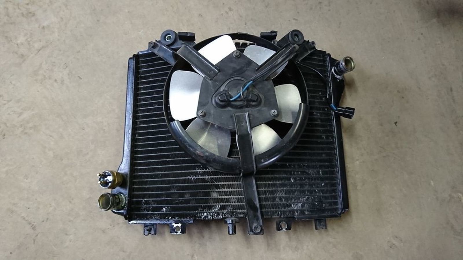 KAWASAKI ZZR1100/ZX-11「ラジエーターファン点検」 | ウェビック