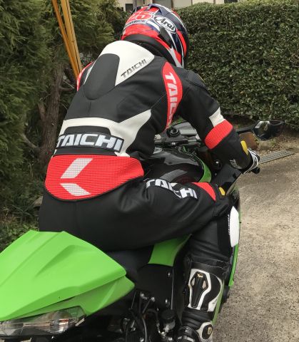 レーシングスーツ・革ツナギからRS TAICHI:アールエスタイチの口コミ