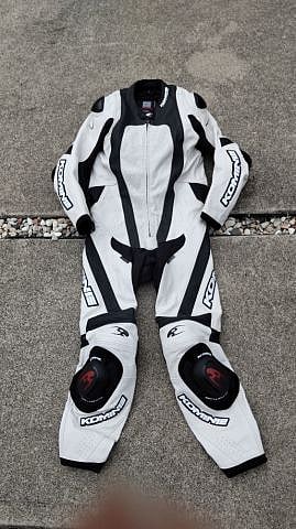 レーシングスーツ・革ツナギからKOMINE:コミネの口コミ・動画