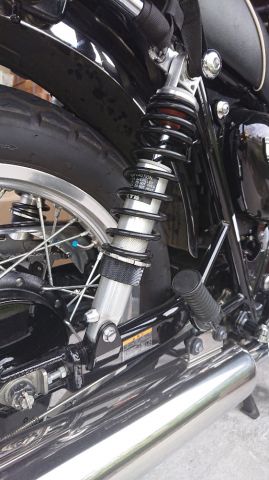 カワサキ W800 サスペンション 口コミ・動画インプレッション (1